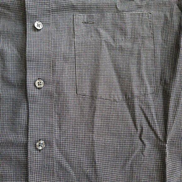 Van Heusen Mens Button Up Shirt Size Medium - Picture 2 of 4